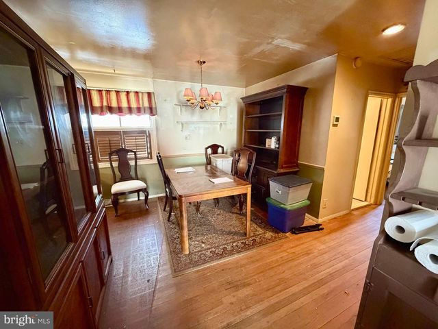 7404 KNOLLWOOD RD, Baltimore, MD 21286