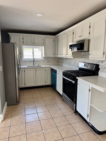 133 Endicott St 1, Worcester, MA 01610