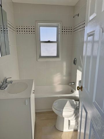 133 Endicott St 1, Worcester, MA 01610