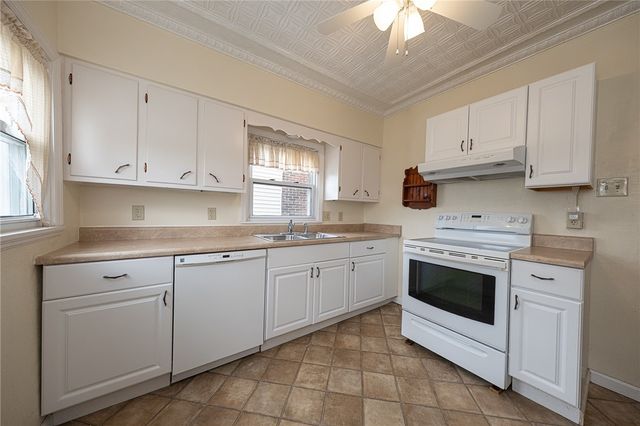 2045 VERONICA STREET, Troy Hill, PA 15212