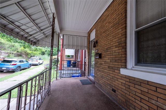 2045 VERONICA STREET, Troy Hill, PA 15212