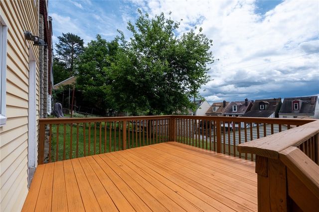 2045 VERONICA STREET, Troy Hill, PA 15212