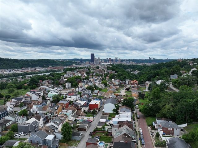 2045 VERONICA STREET, Troy Hill, PA 15212