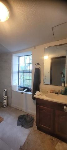 801 S Ann St, Rockport, TX 78382