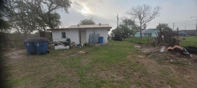 801 S Ann St, Rockport, TX 78382