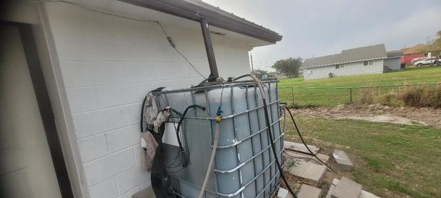 801 S Ann St, Rockport, TX 78382