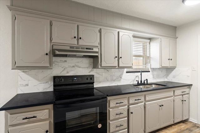 341 SW 71st St, Lawton, OK 73505