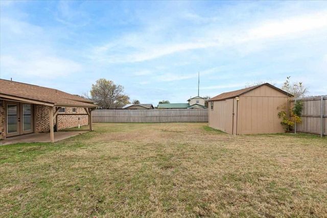 341 SW 71st St, Lawton, OK 73505