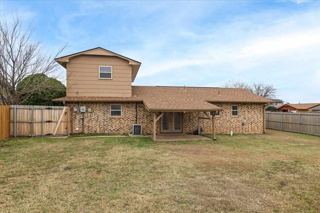 341 SW 71st St, Lawton, OK 73505