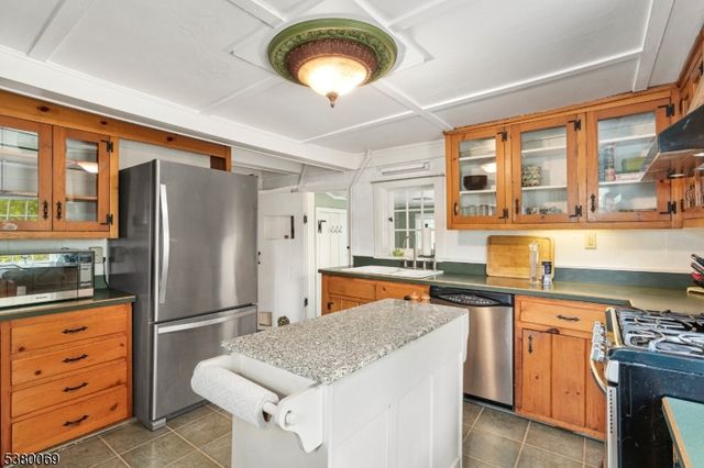 2 Bell St, Sparta Twp., NJ 07871
