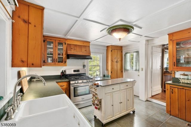 2 Bell St, Sparta Twp., NJ 07871