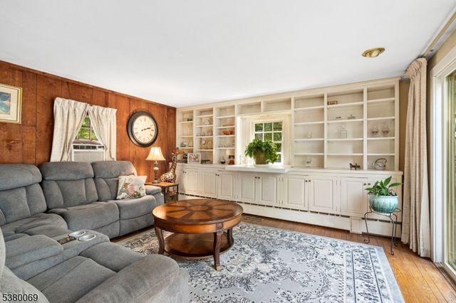 2 Bell St, Sparta Twp., NJ 07871