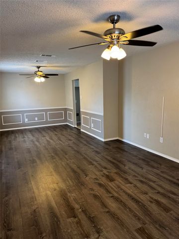 1114 Cherrytree Drive, Arlington, TX 76001