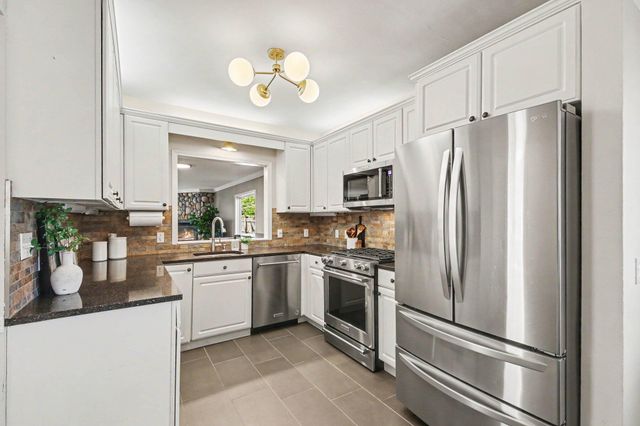 1031 Iroquois Drive Se, City Of Grand Rapids, MI 49506