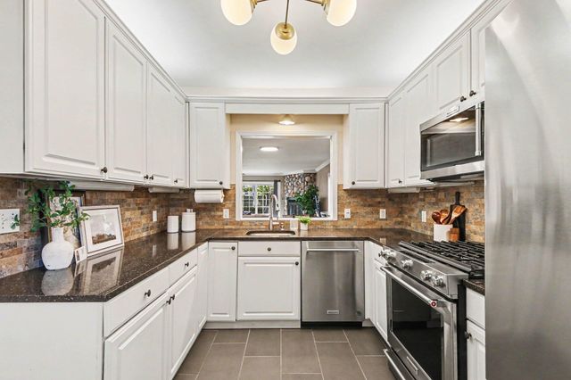 1031 Iroquois Drive Se, City Of Grand Rapids, MI 49506