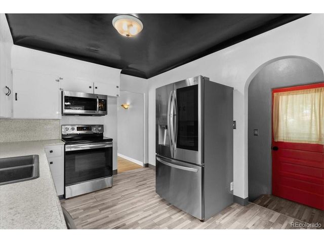 680 Colorado Ave, Loveland, CO 80537