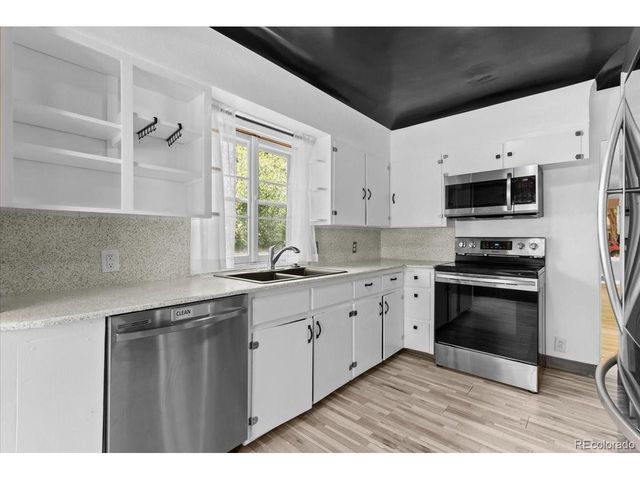 680 Colorado Ave, Loveland, CO 80537