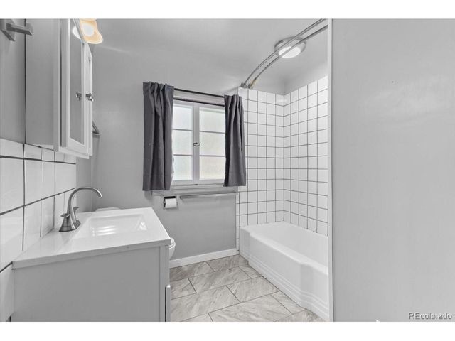 680 Colorado Ave, Loveland, CO 80537