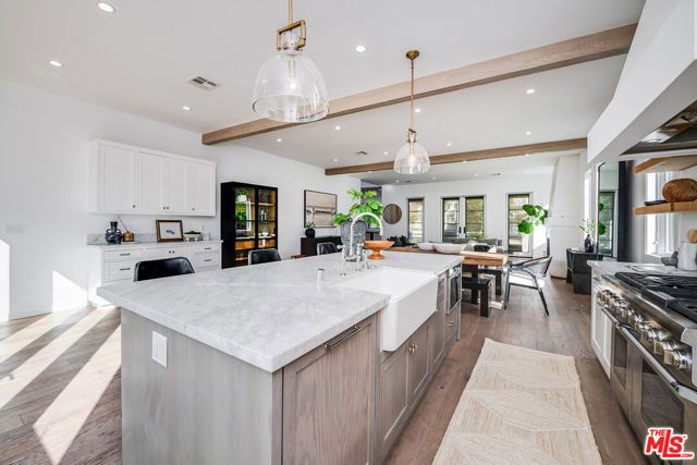 935 S Burnside Avenue, Los Angeles, CA 90036