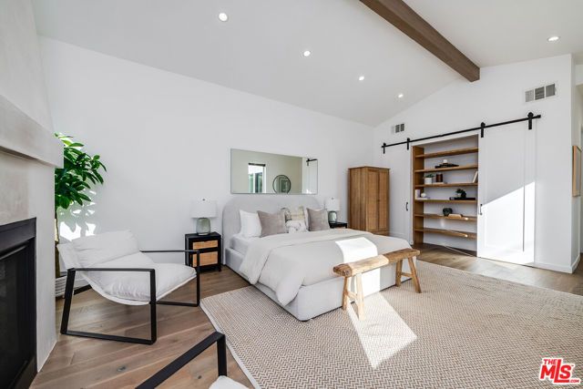 935 S Burnside Avenue, Los Angeles, CA 90036