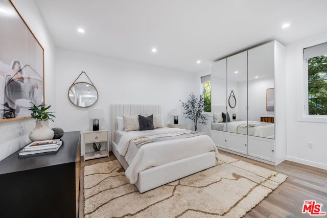 935 S Burnside Avenue, Los Angeles, CA 90036