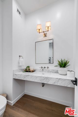 935 S Burnside Avenue, Los Angeles, CA 90036