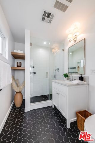 935 S Burnside Avenue, Los Angeles, CA 90036