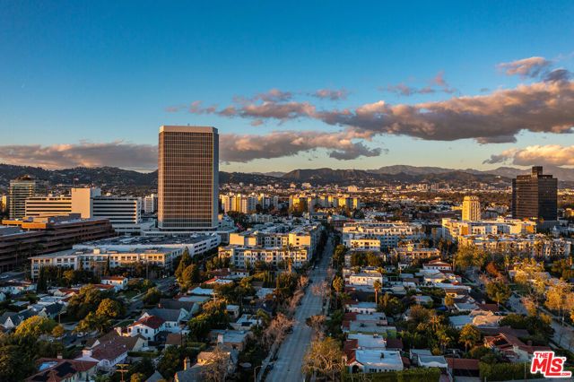 935 S Burnside Avenue, Los Angeles, CA 90036