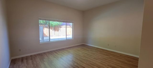 9017 Laguna Springs Way, Elk Grove, CA 95758