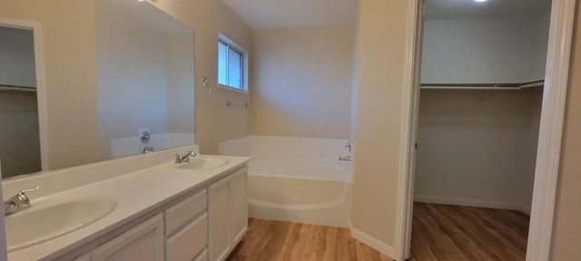 9017 Laguna Springs Way, Elk Grove, CA 95758