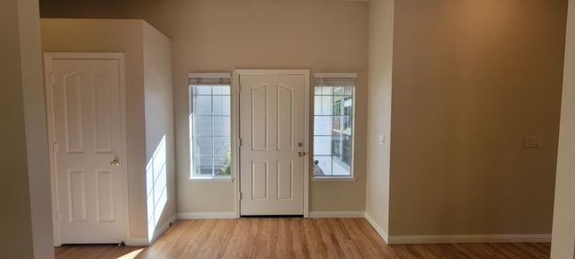 9017 Laguna Springs Way, Elk Grove, CA 95758