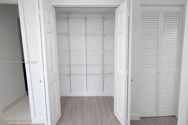 400 Kings Point Dr 224, Sunny Isles Beach, FL 33160