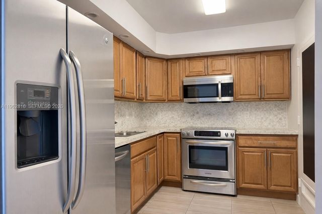 400 Kings Point Dr 224, Sunny Isles Beach, FL 33160