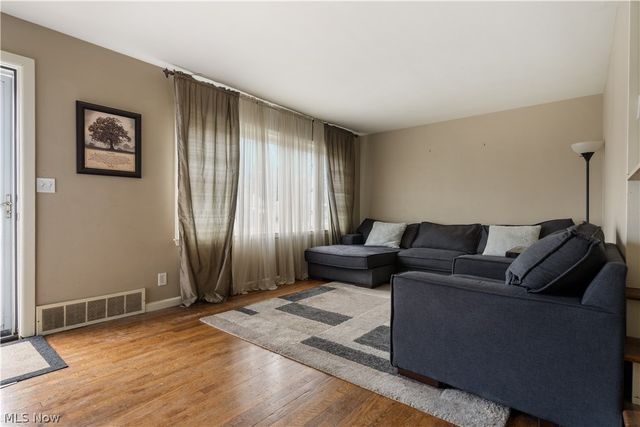 2642 10th Street, Cuyahoga Falls, OH 44221