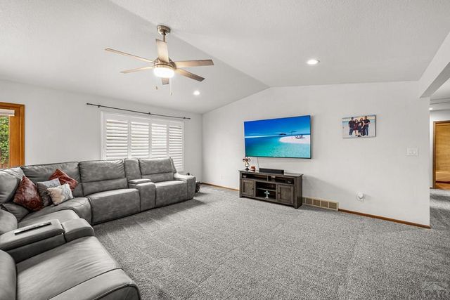 17 Carefree Lane, Pueblo, CO 81001