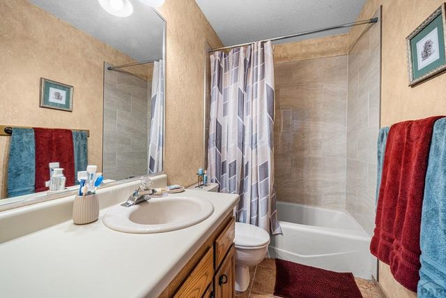 17 Carefree Lane, Pueblo, CO 81001