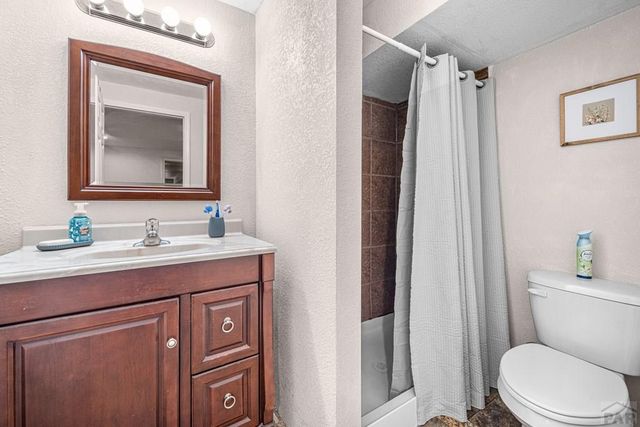 17 Carefree Lane, Pueblo, CO 81001