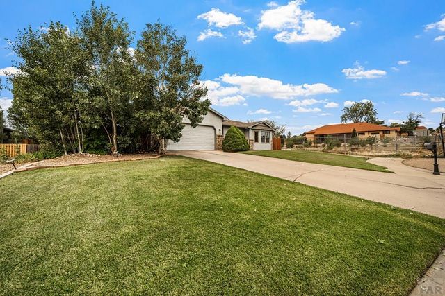 17 Carefree Lane, Pueblo, CO 81001