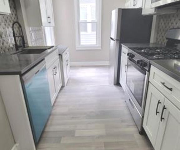 918 N Ash Street, Waukegan, IL 60085