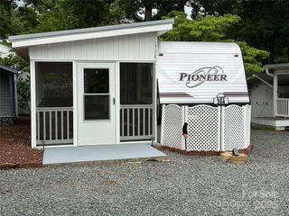 107 Pine Street, New London, NC 28127