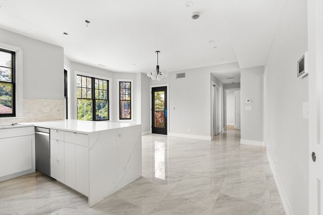 34 Pinckney St 1, Somerville, MA 02145