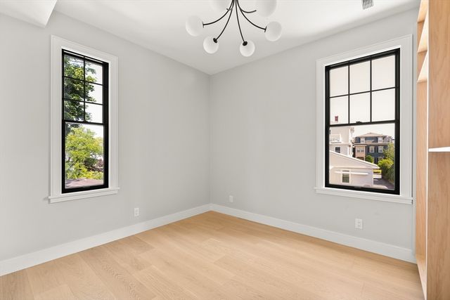 34 Pinckney St 1, Somerville, MA 02145