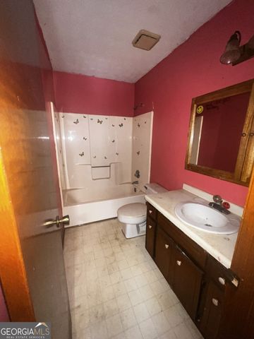 1215 Masters Lane, Snellville, GA 30078