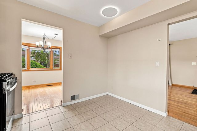 4345 Rock Cove Drive, Hoffman Estates, IL 60192