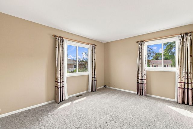 4345 Rock Cove Drive, Hoffman Estates, IL 60192