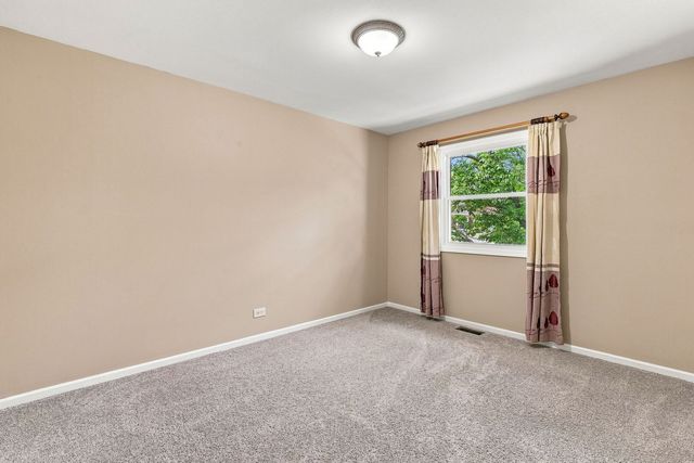 4345 Rock Cove Drive, Hoffman Estates, IL 60192