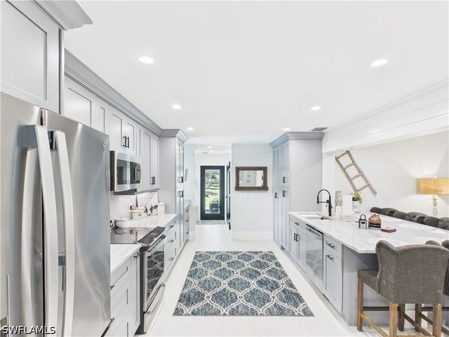 3650 Sunset BLVD, Naples, FL 34112