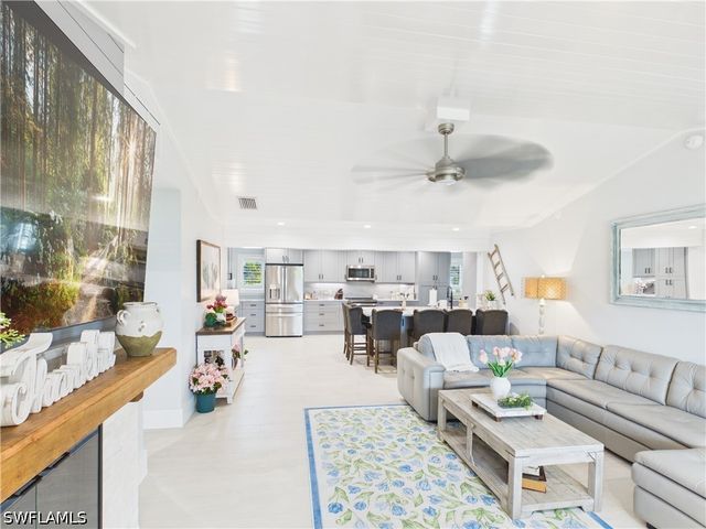 3650 Sunset BLVD, Naples, FL 34112