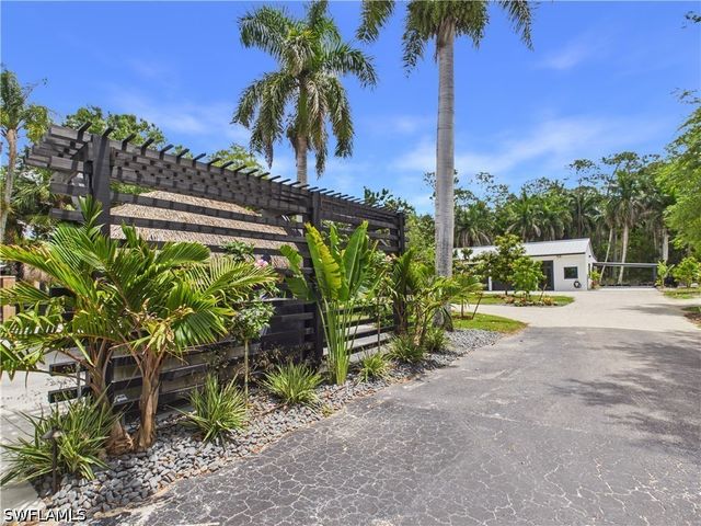 3650 Sunset BLVD, Naples, FL 34112