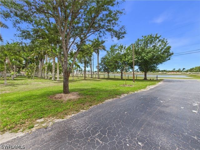 3650 Sunset BLVD, Naples, FL 34112